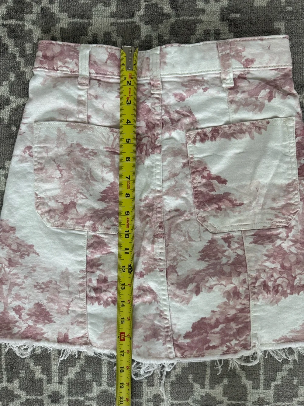 Ted Baker London White and Light Pink Toile Button-Front Mini Skirt